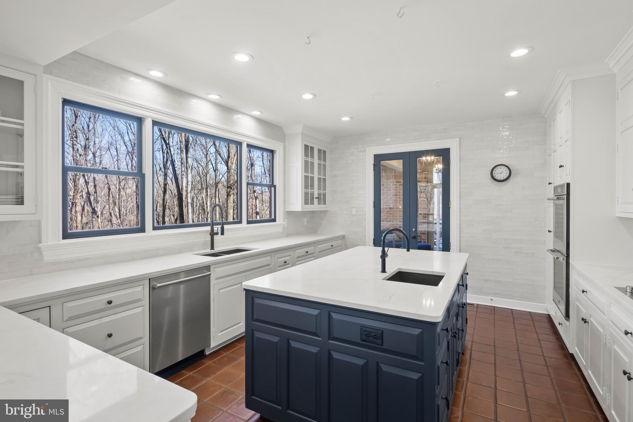 TRIADELPHIA WOODS - Residential