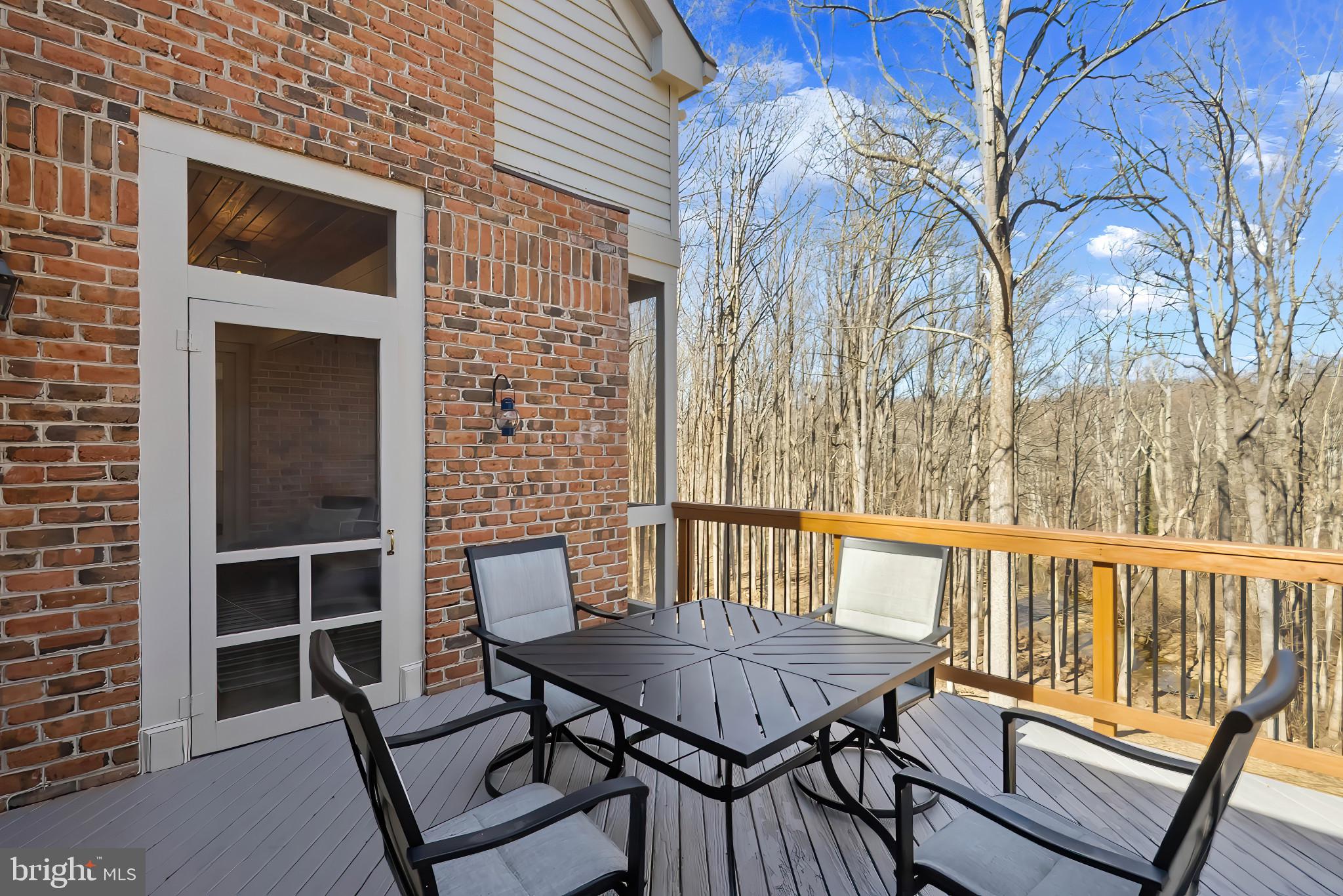 TRIADELPHIA WOODS - Residential