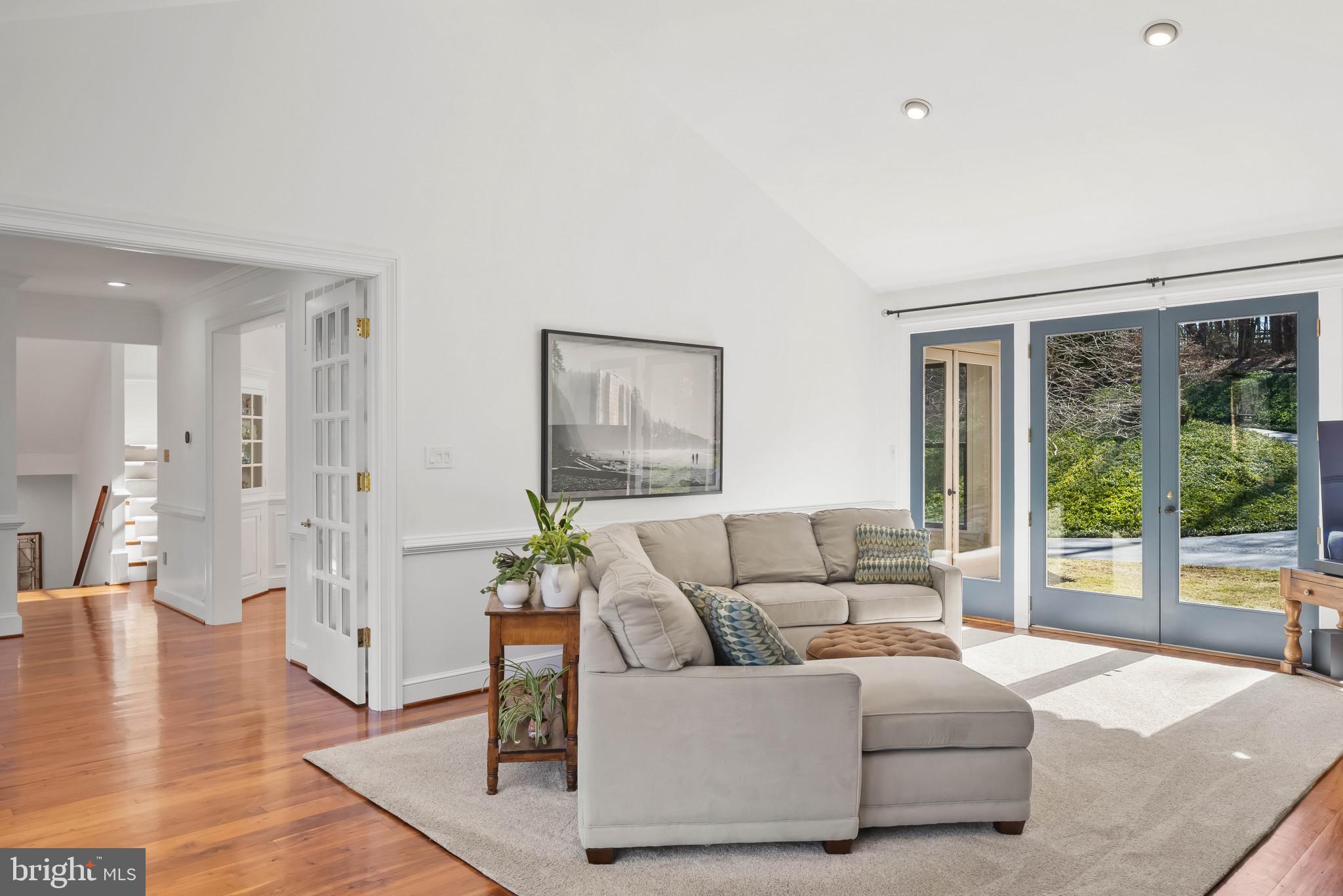 TRIADELPHIA WOODS - Residential