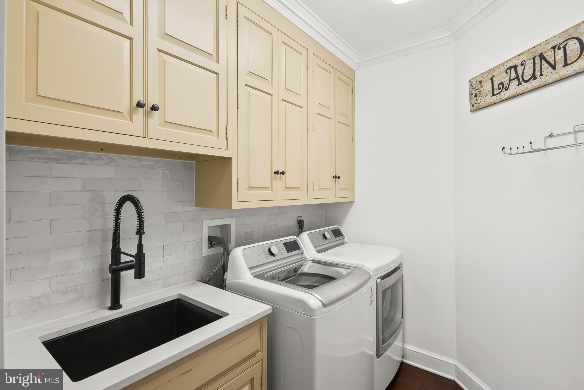 TRIADELPHIA WOODS - Residential