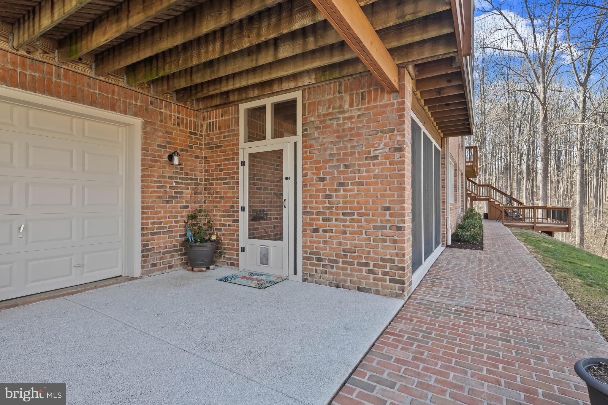 TRIADELPHIA WOODS - Residential