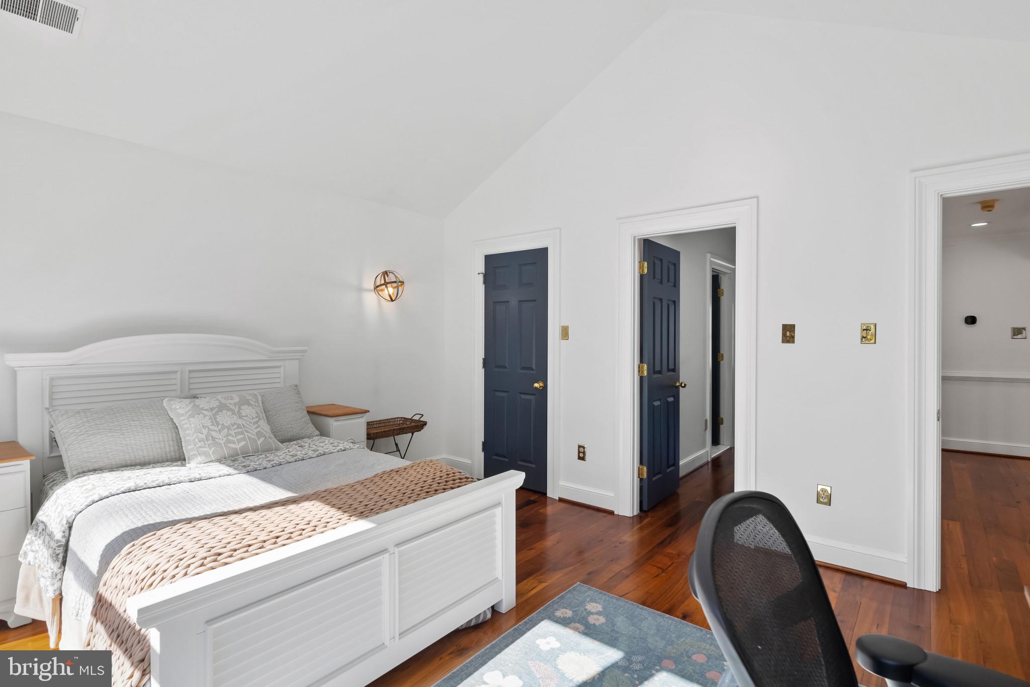 TRIADELPHIA WOODS - Residential