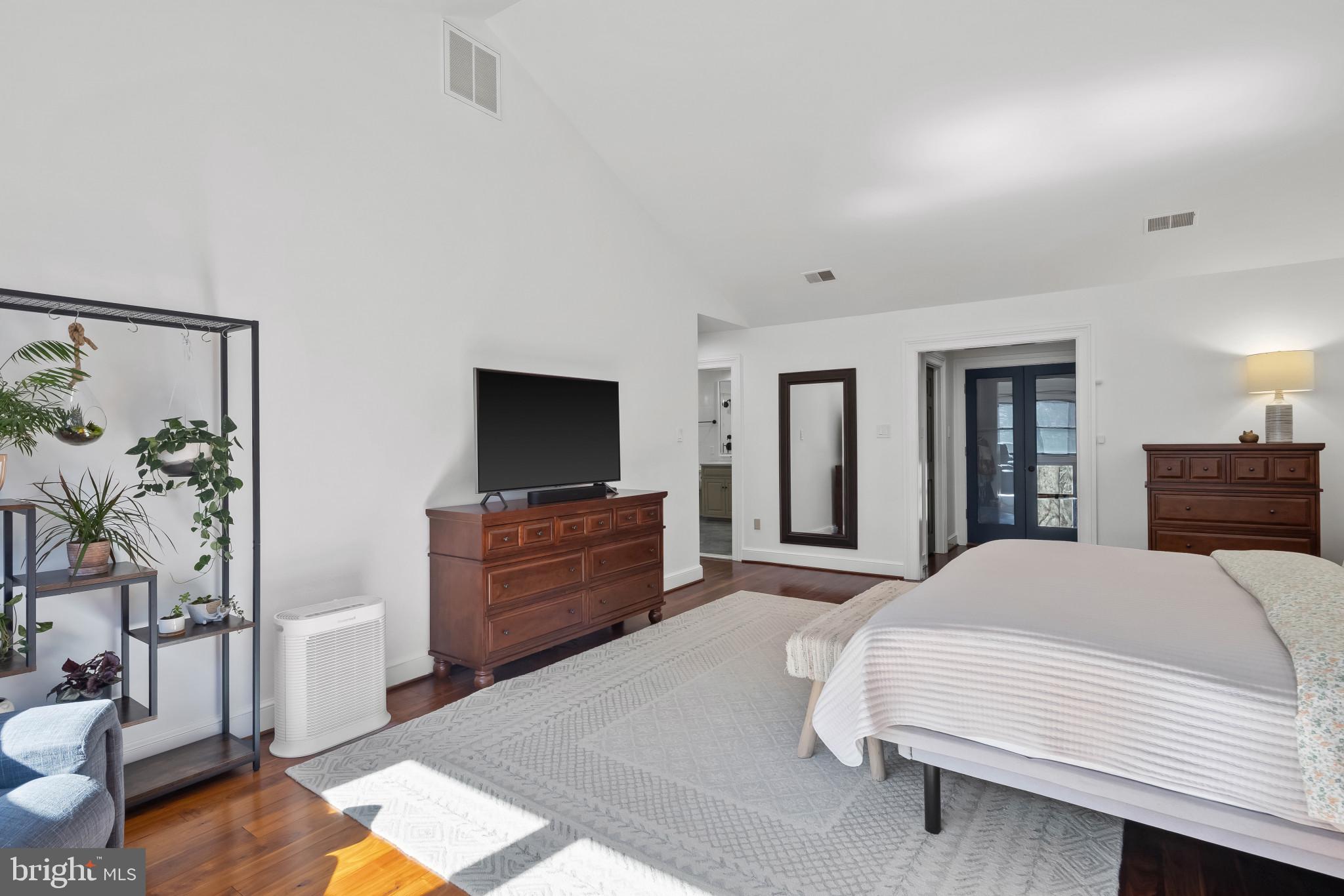 TRIADELPHIA WOODS - Residential