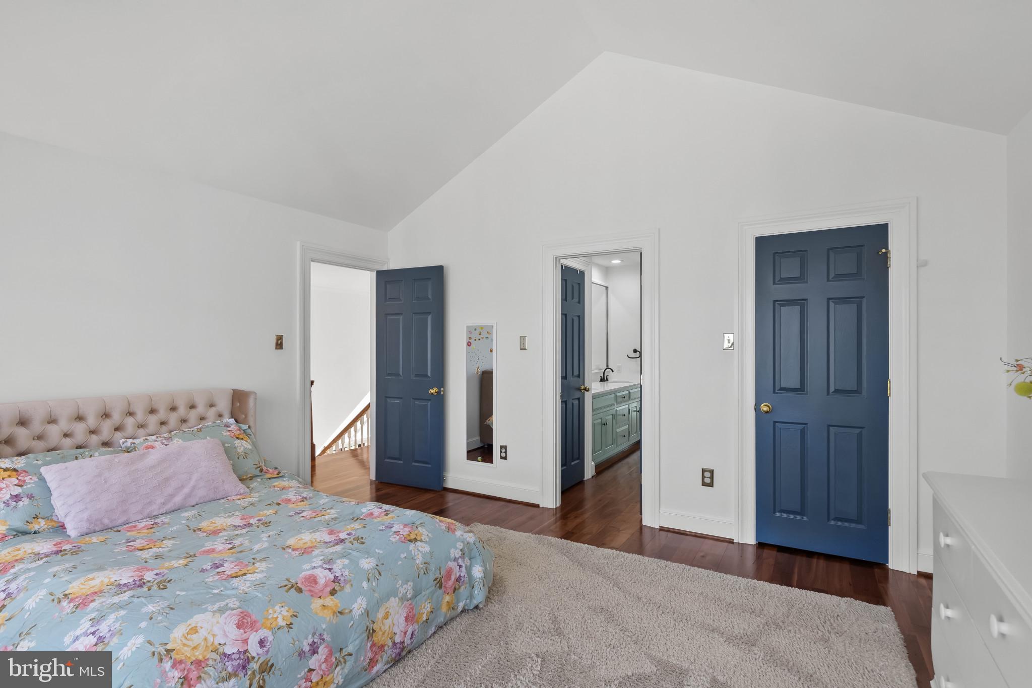 TRIADELPHIA WOODS - Residential