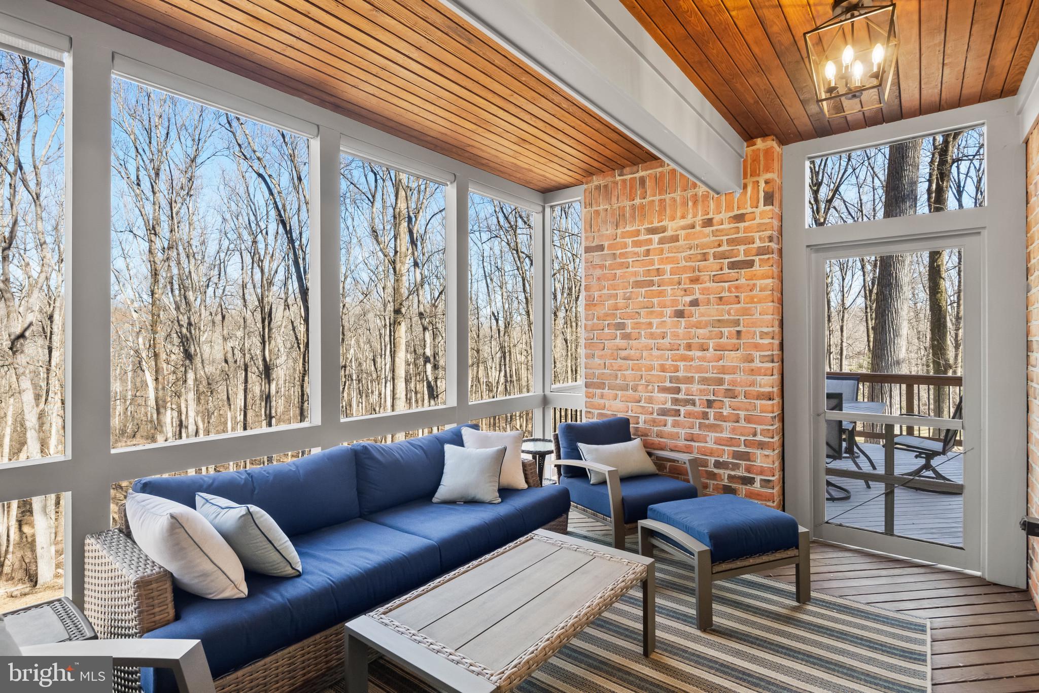 TRIADELPHIA WOODS - Residential