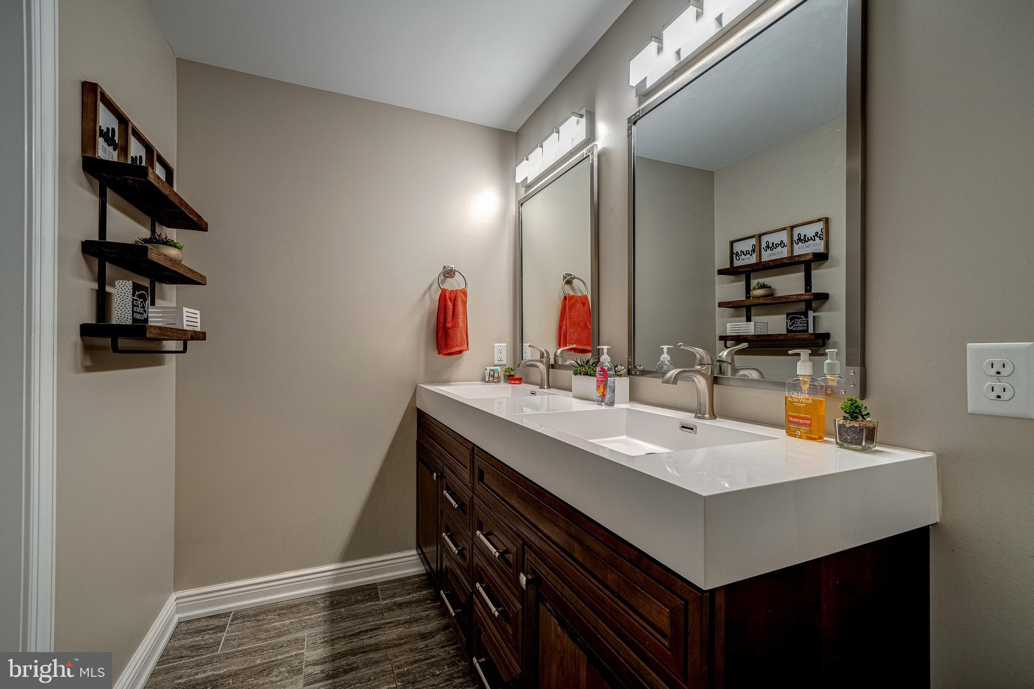 WATERSIDE RESERVE - Residential