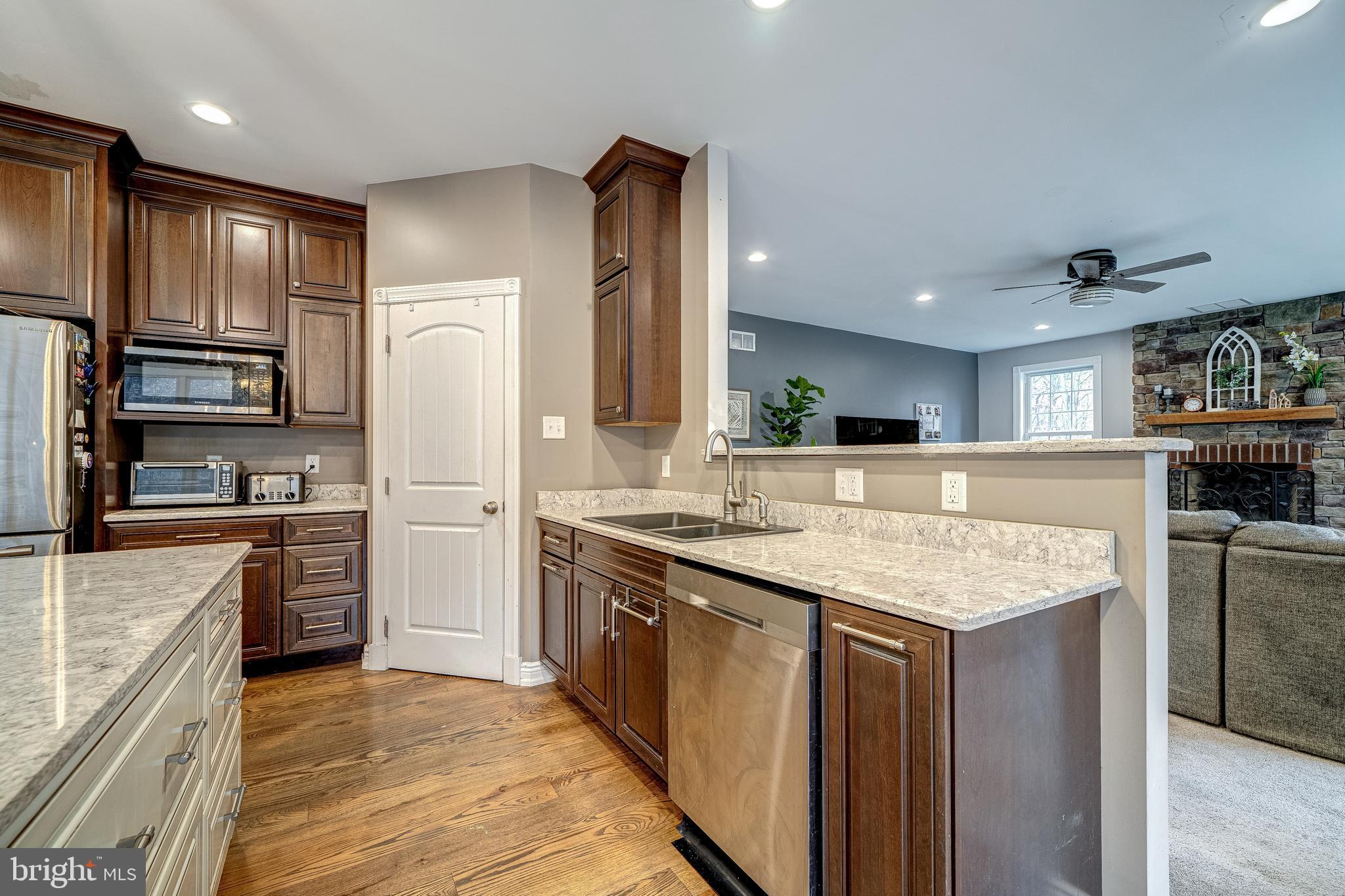 WATERSIDE RESERVE - Residential