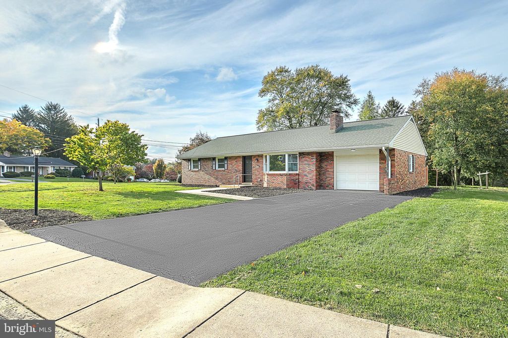 Photo of 34 Wolf Road, Akron, PA 17501 (MLS # PALA2042516)