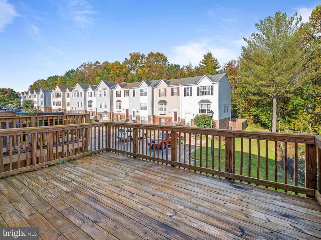 SUNNINGDALE MEADOWS - Residential