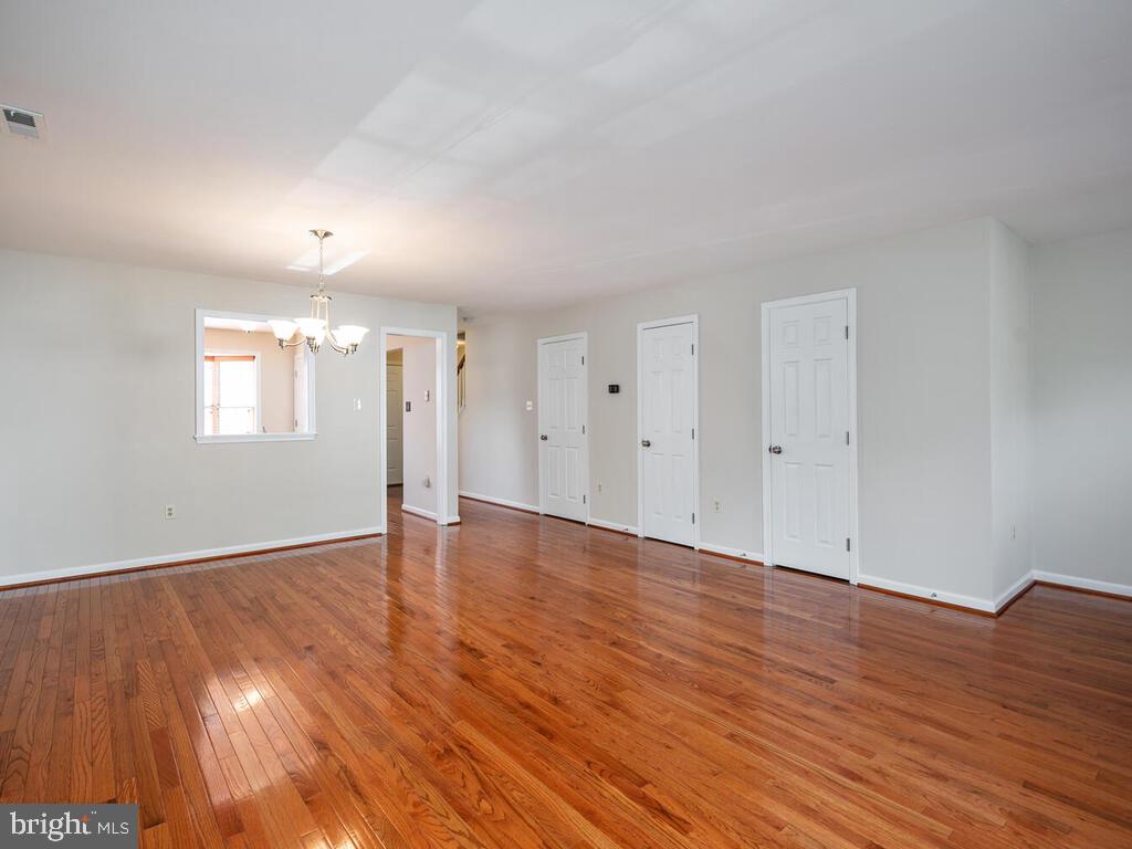 SUNNINGDALE MEADOWS - Residential