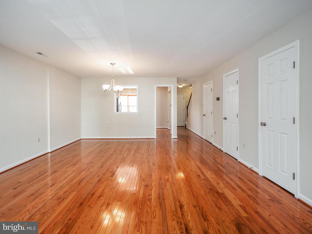 SUNNINGDALE MEADOWS - Residential