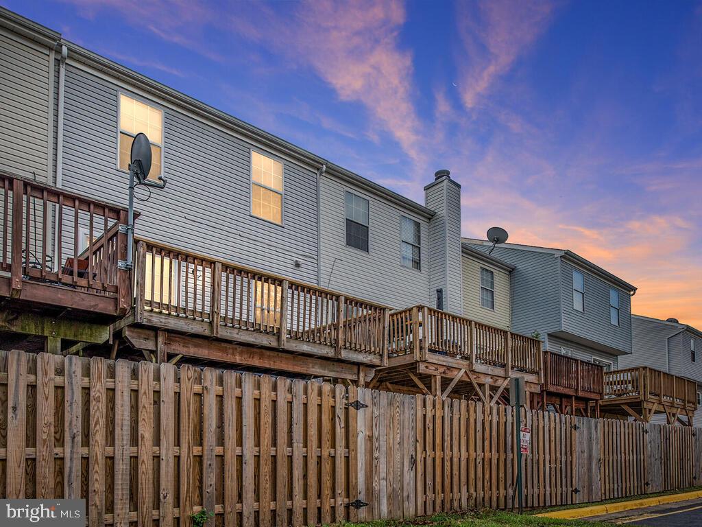 SUNNINGDALE MEADOWS - Residential