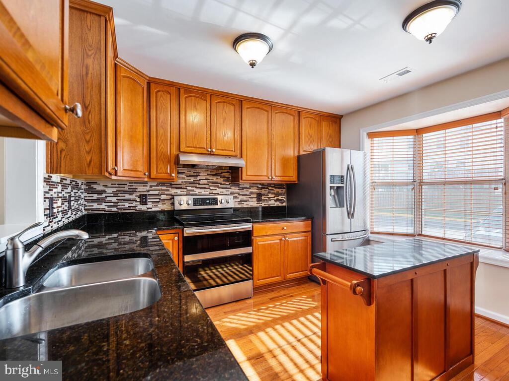 SUNNINGDALE MEADOWS - Residential