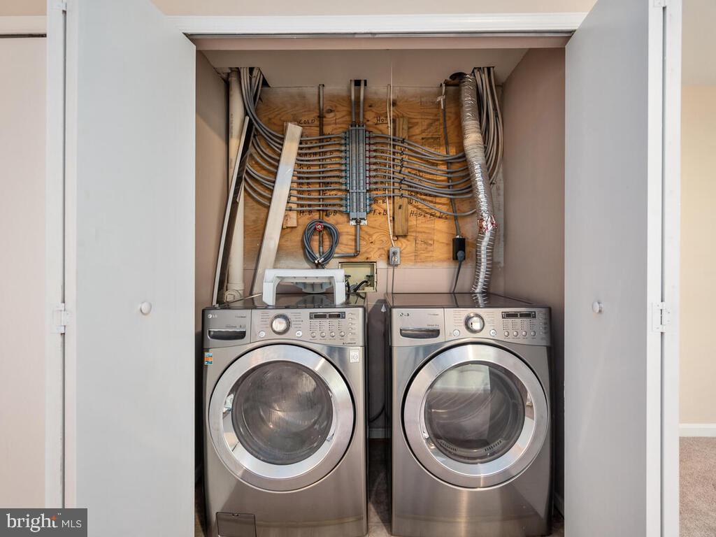 SUNNINGDALE MEADOWS - Residential