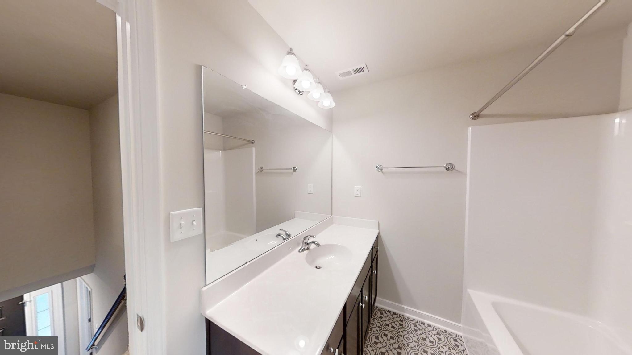 LAKE MONTICELLO - Residential Lease