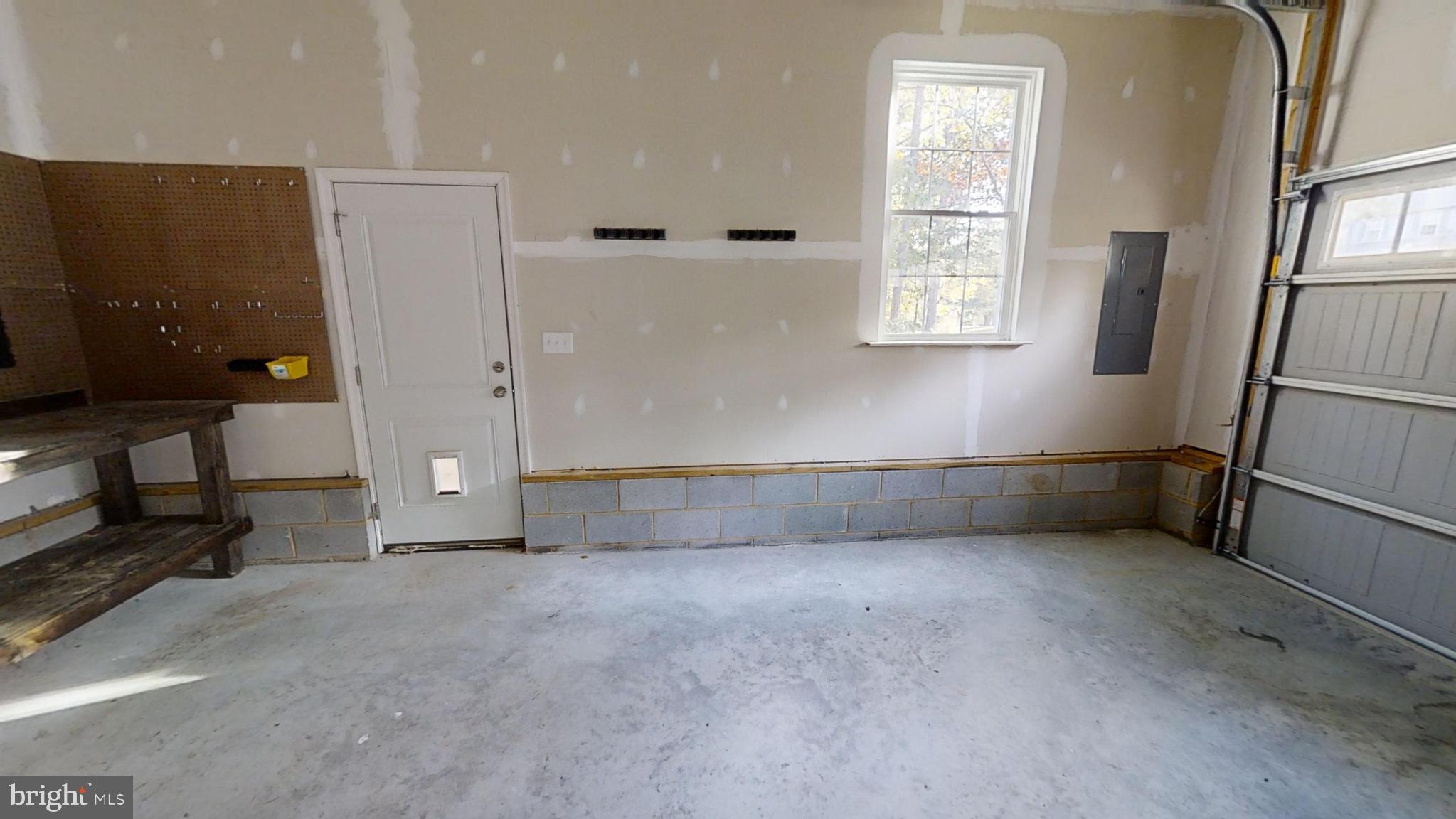 LAKE MONTICELLO - Residential Lease