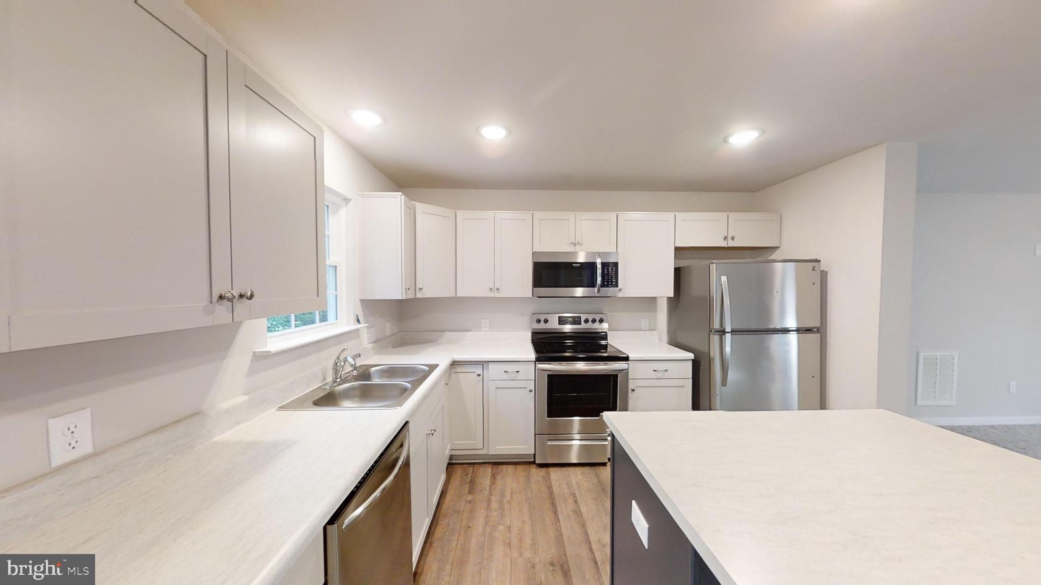 LAKE MONTICELLO - Residential Lease