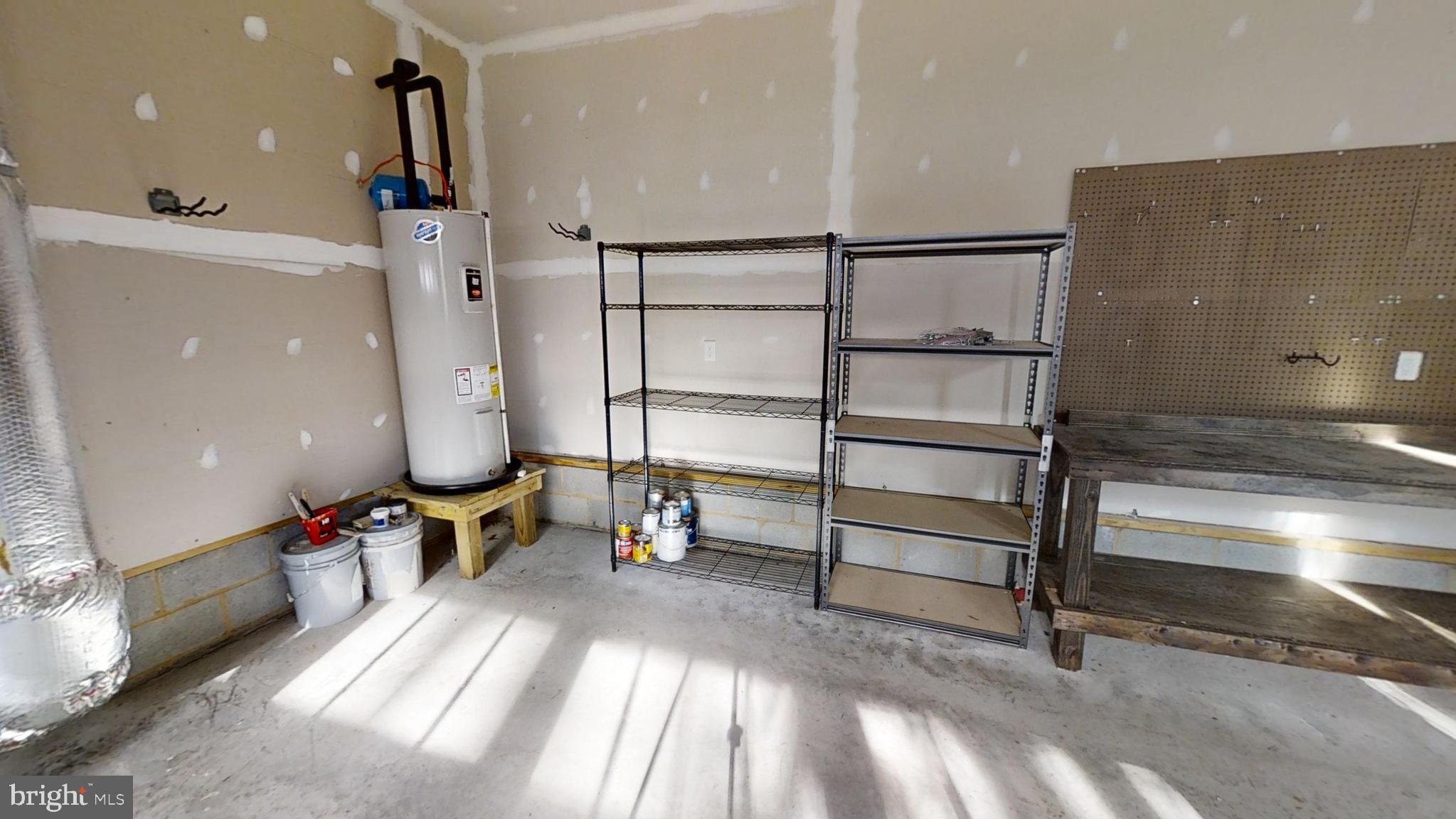 LAKE MONTICELLO - Residential Lease