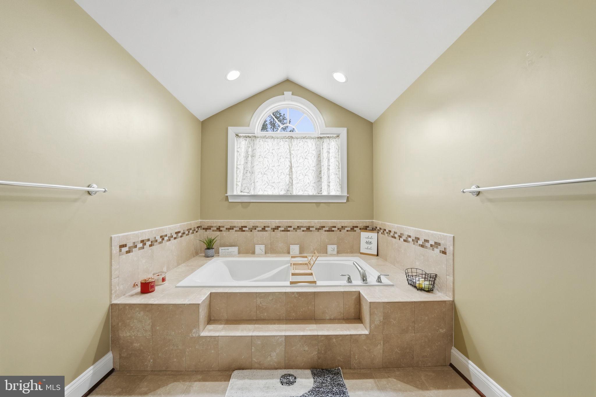 TAVERN GATE - Residential