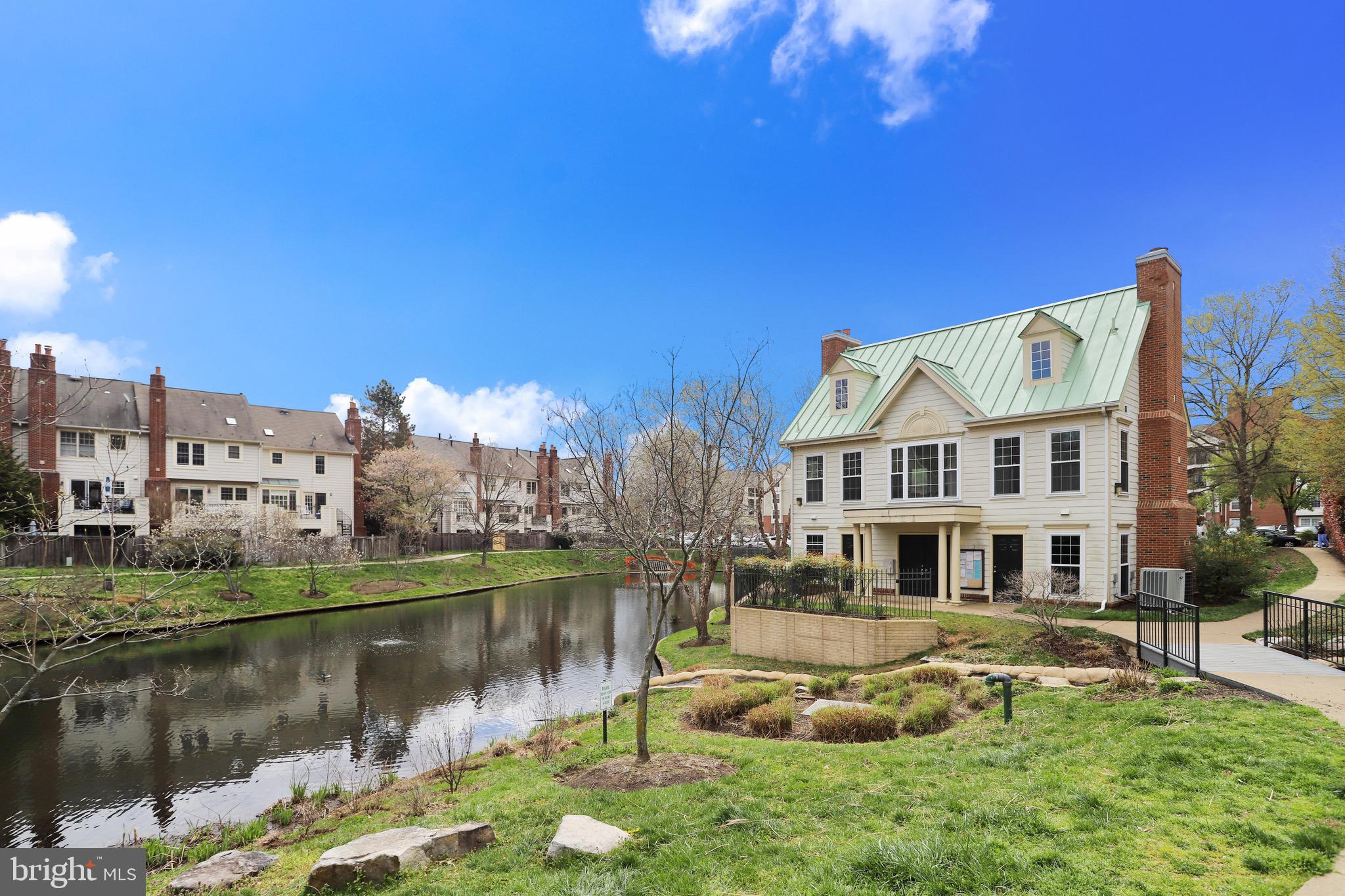 QUAKER HILL - Residential
