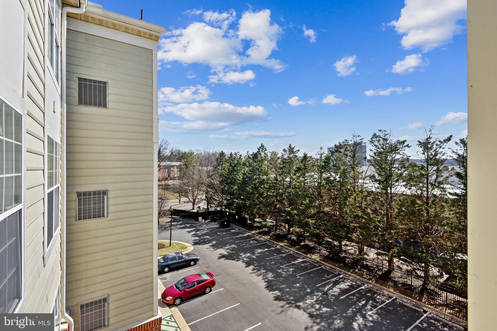 QUAKER HILL - Residential