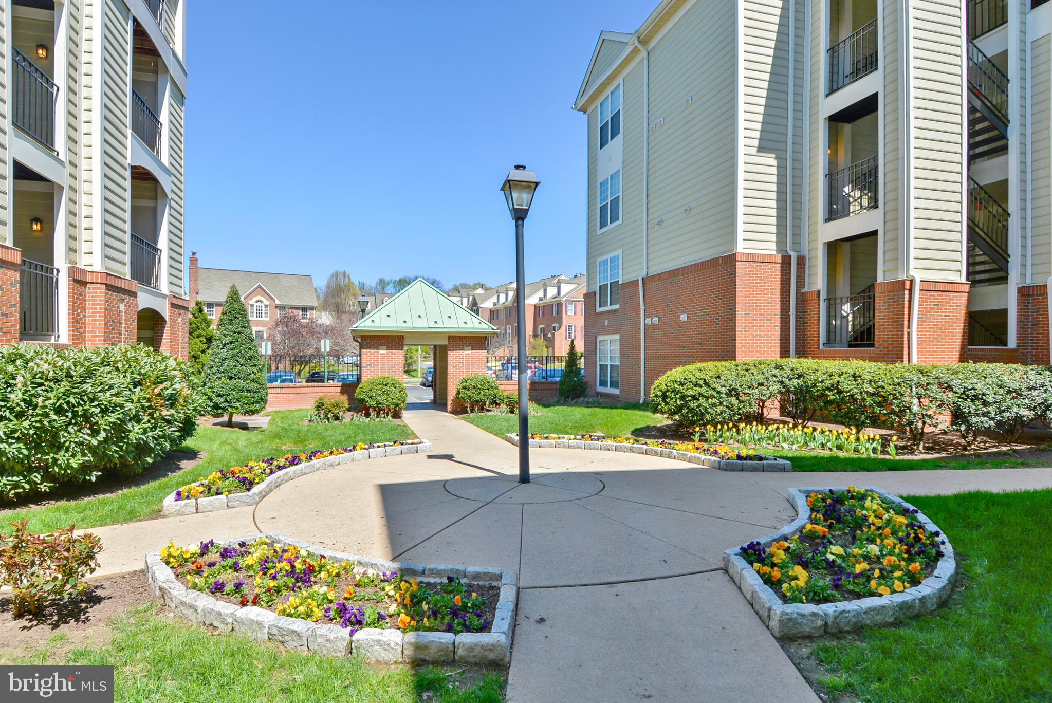 QUAKER HILL - Residential