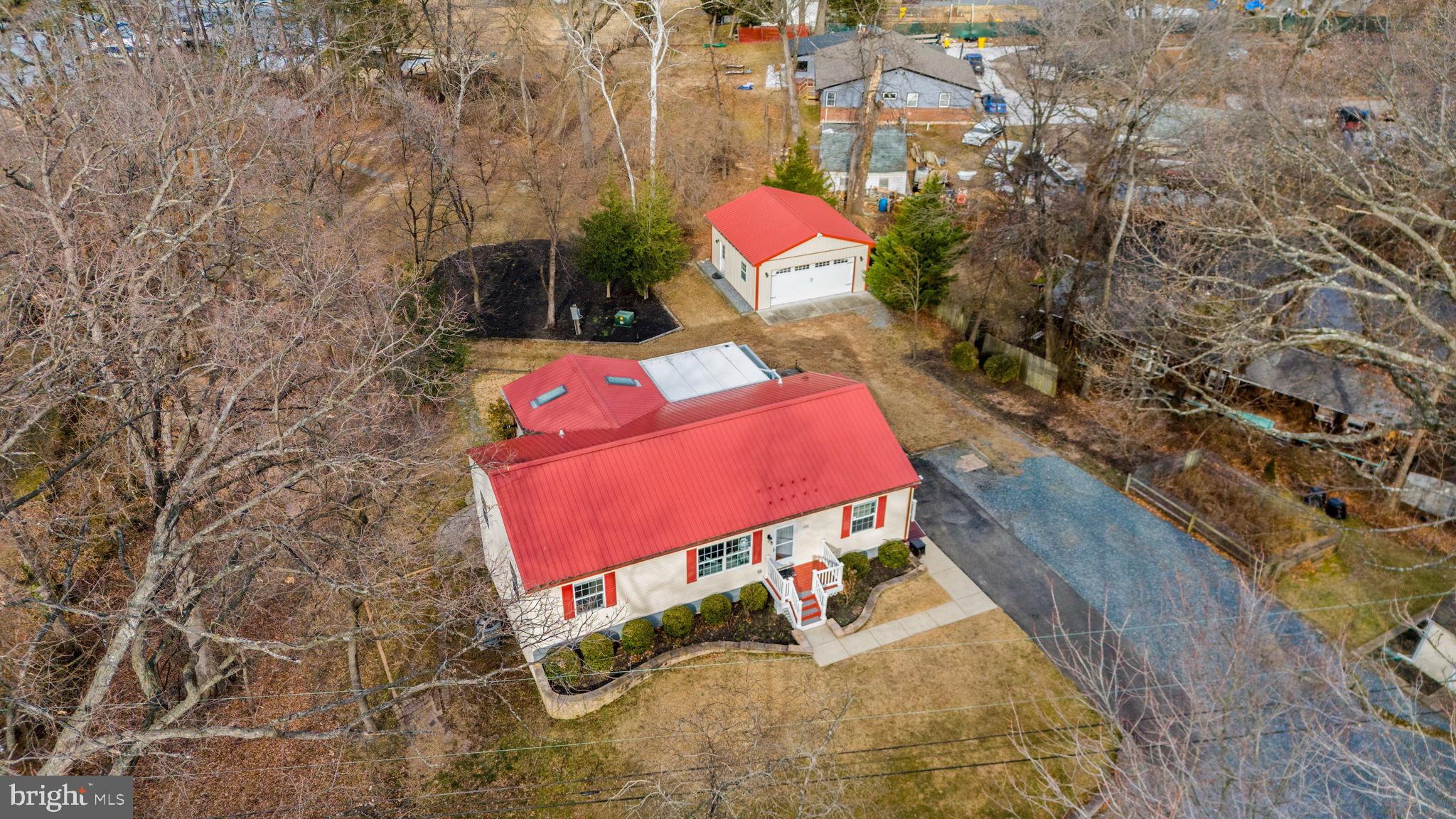 1572 ANNAPOLIS DRIVE