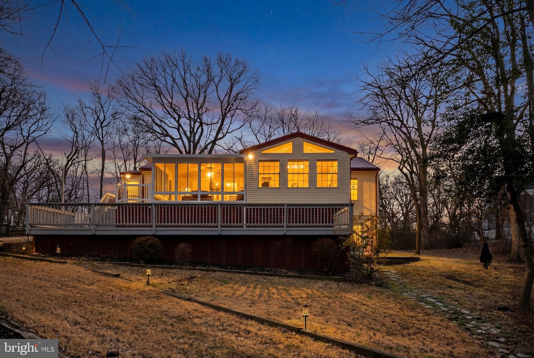 1572 ANNAPOLIS DRIVE