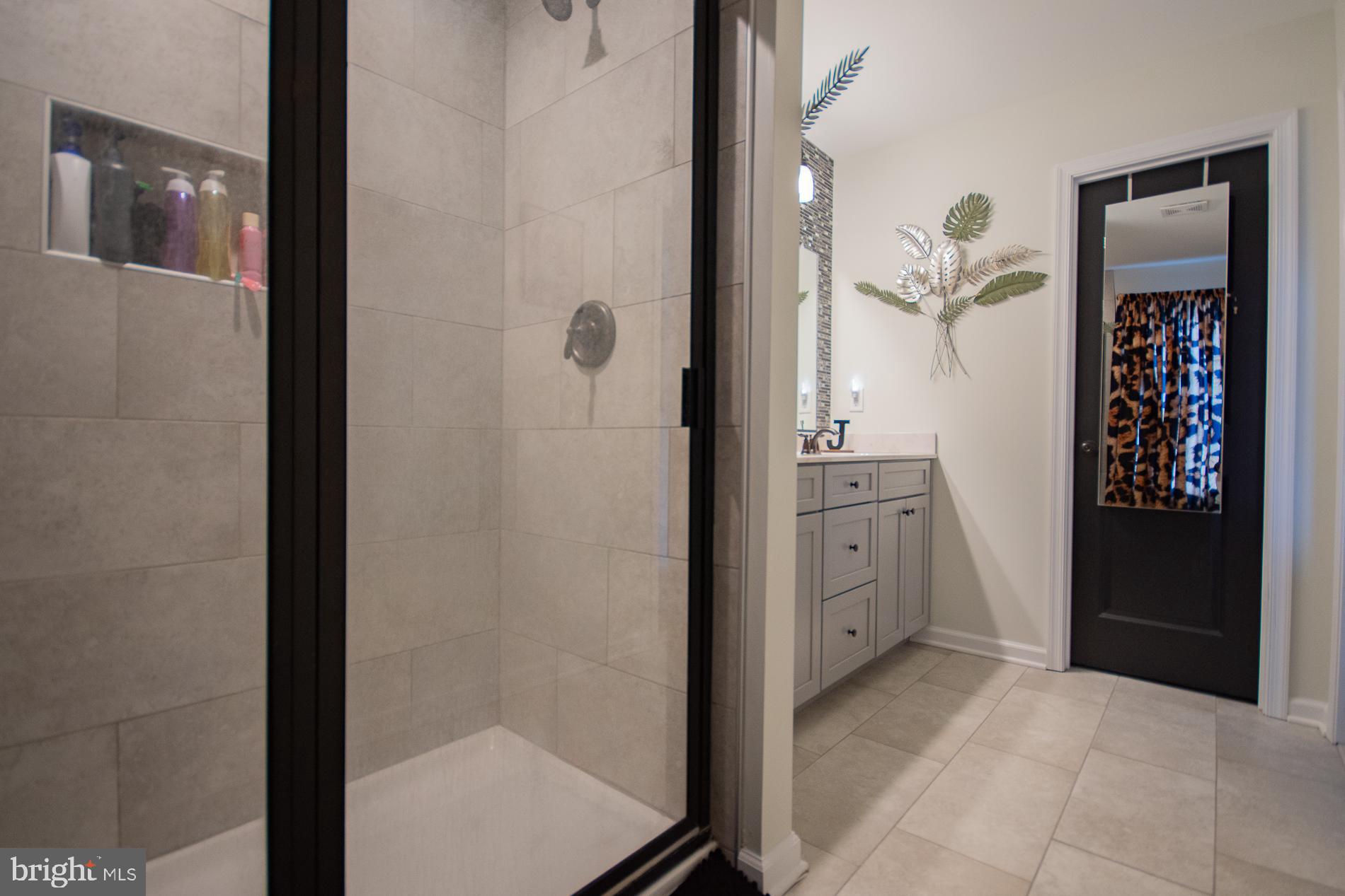 MIDDLE CREEK VISTAS - Residential