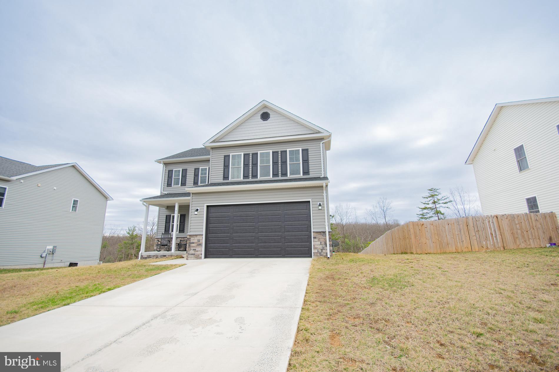 MIDDLE CREEK VISTAS - Residential