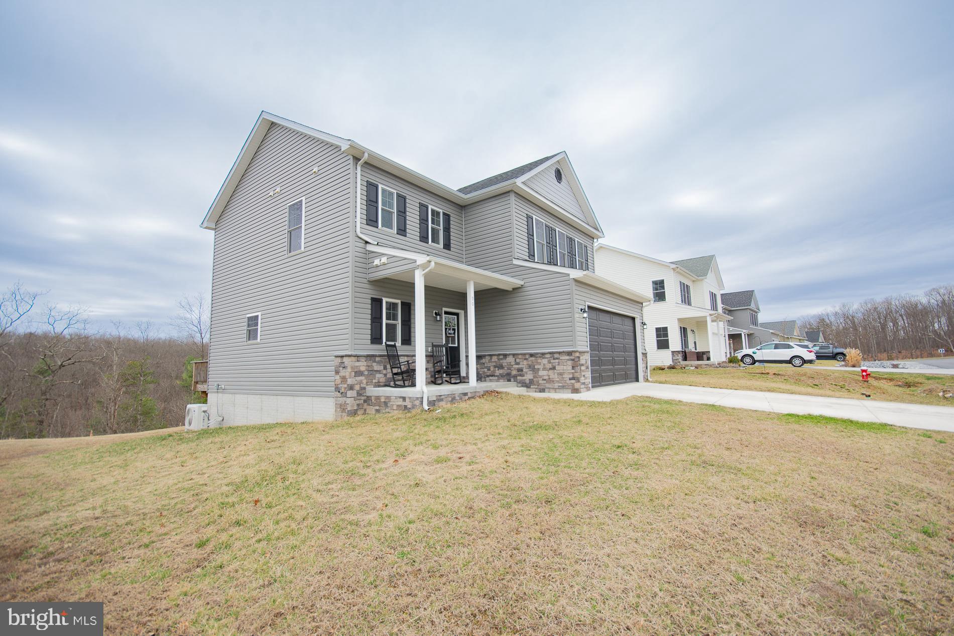 MIDDLE CREEK VISTAS - Residential