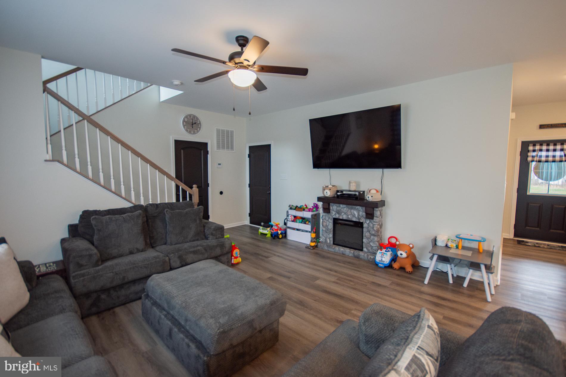 MIDDLE CREEK VISTAS - Residential