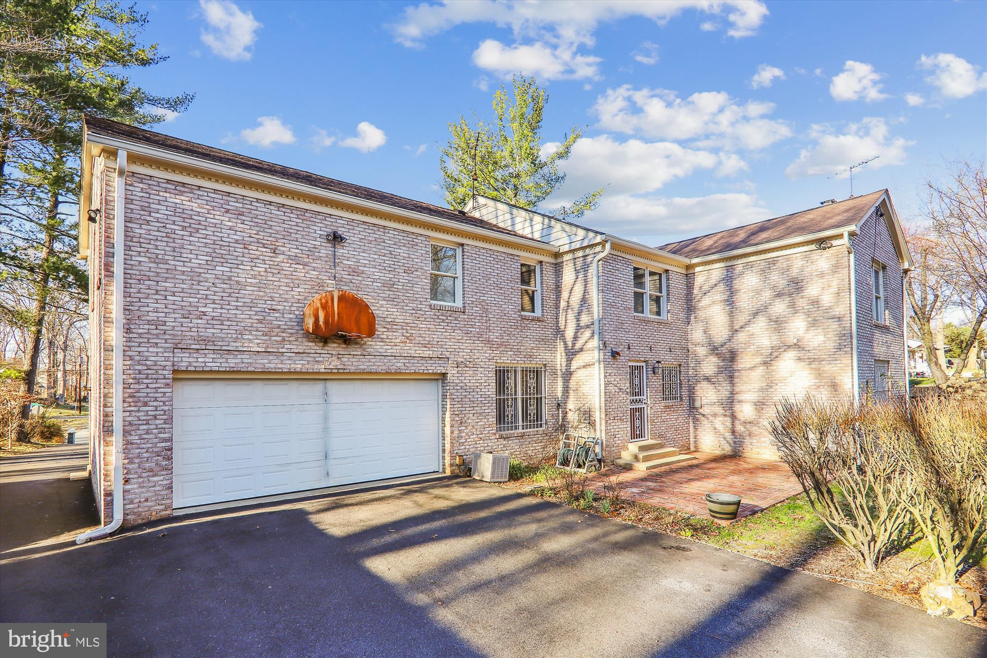 LAYHILL VILLAGE - Residential