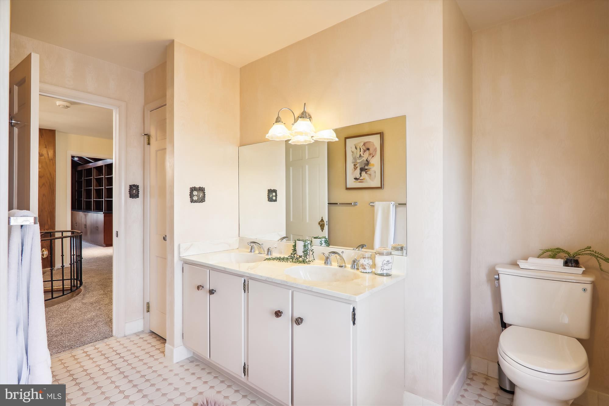 LAYHILL VILLAGE - Residential