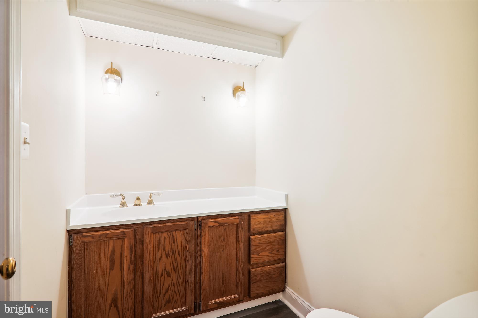 LAYHILL VILLAGE - Residential