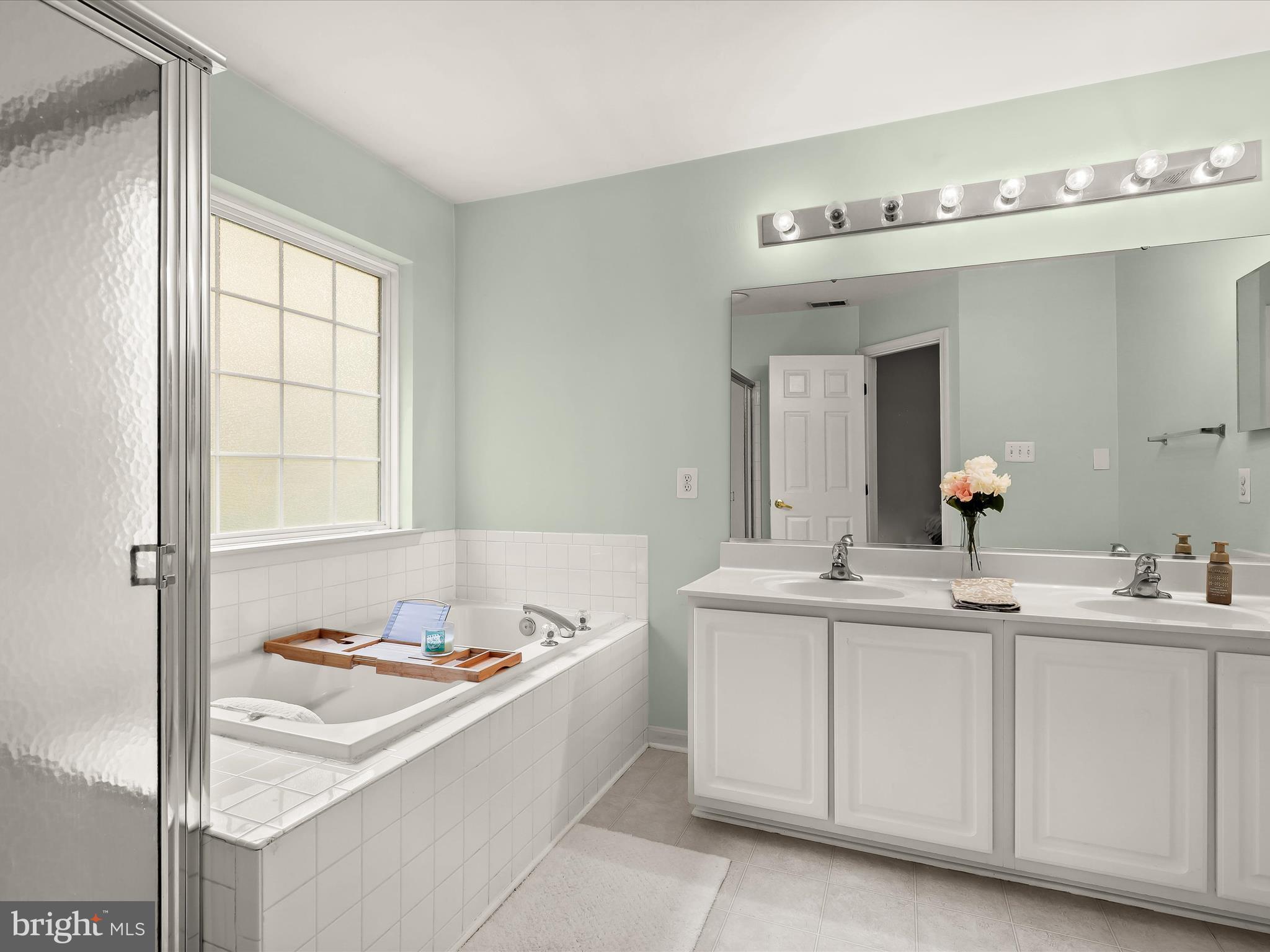 APPLEGATE NORTH - Residential