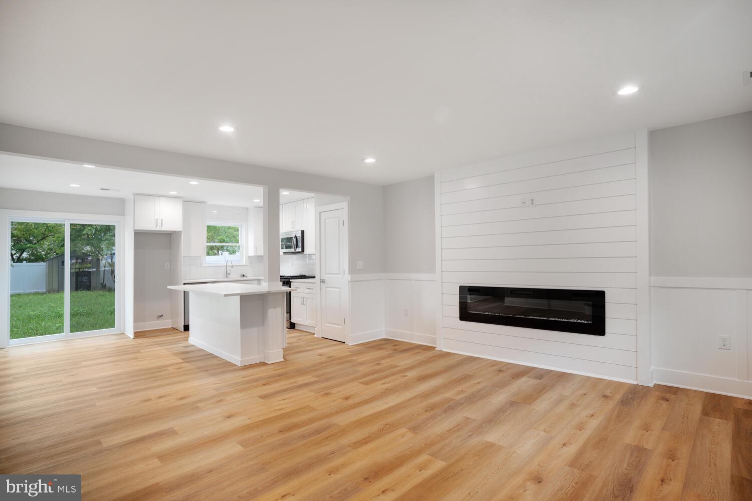 820 MAPLE STREET
