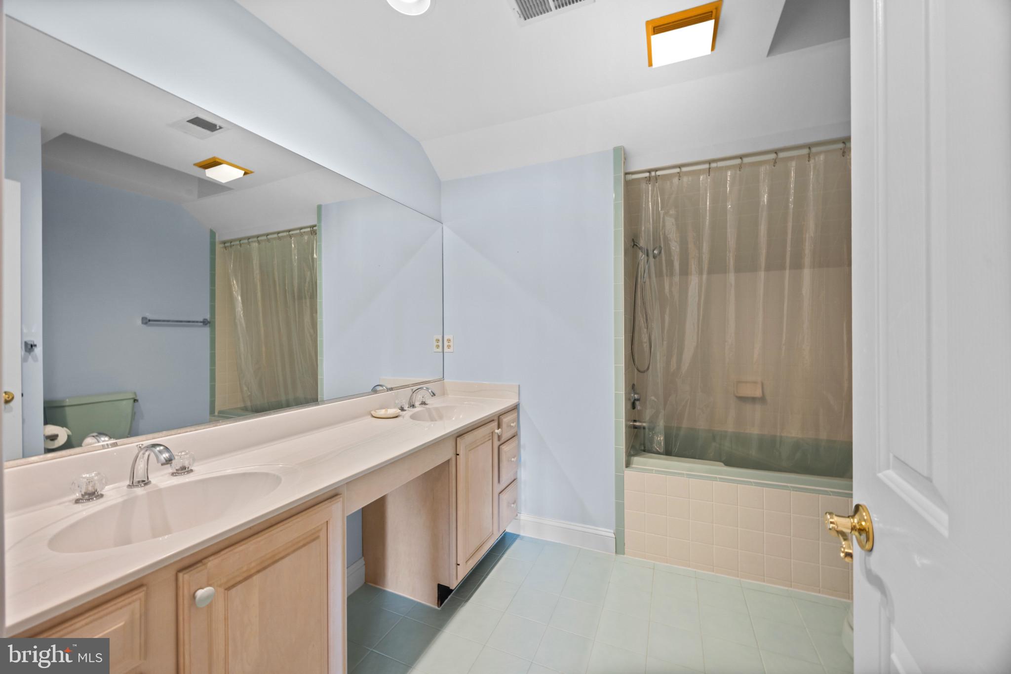 COVE CREEK CLUB - Residential