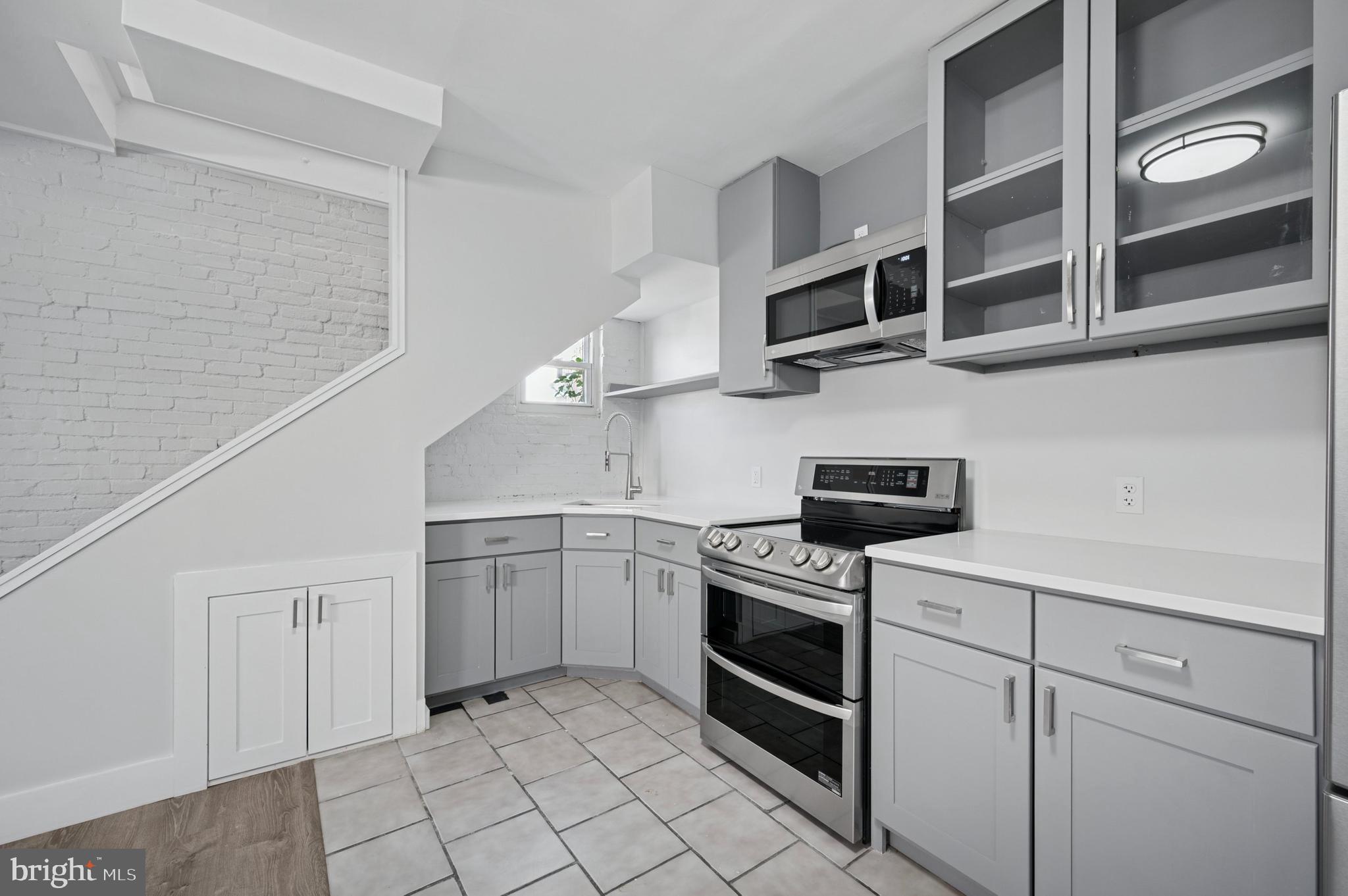 MANAYUNK - Residential Lease