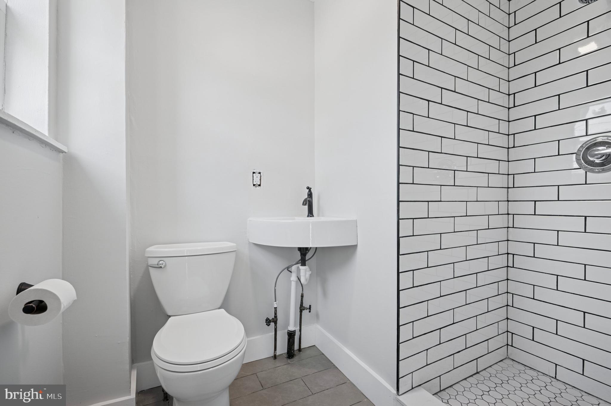 MANAYUNK - Residential Lease