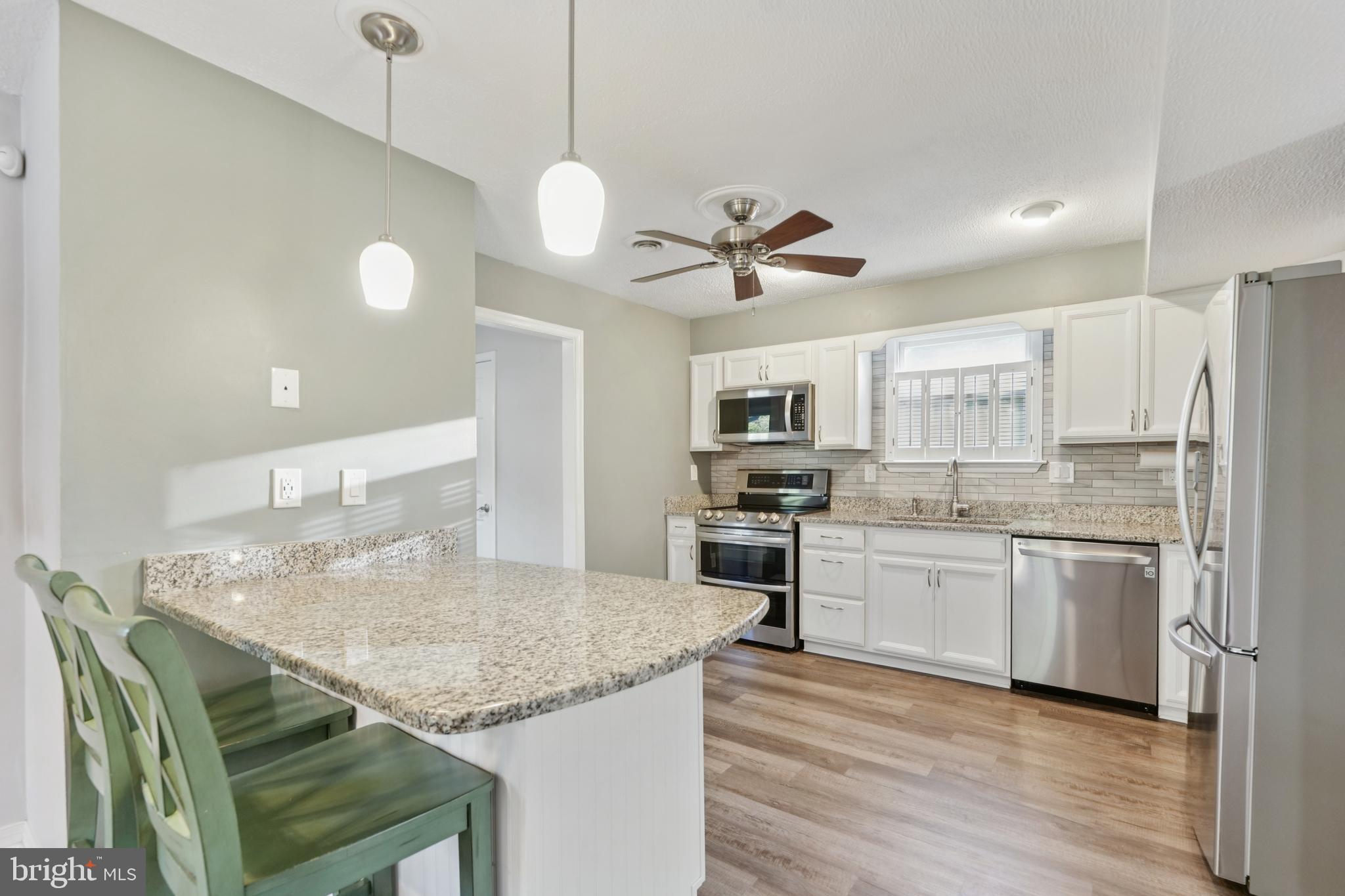 CEDAR BEACH - Residential