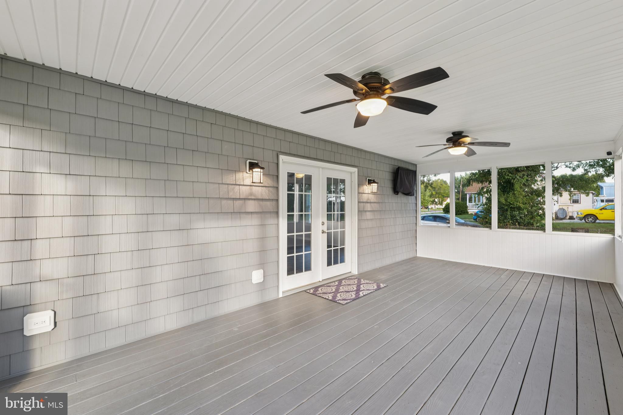 CEDAR BEACH - Residential