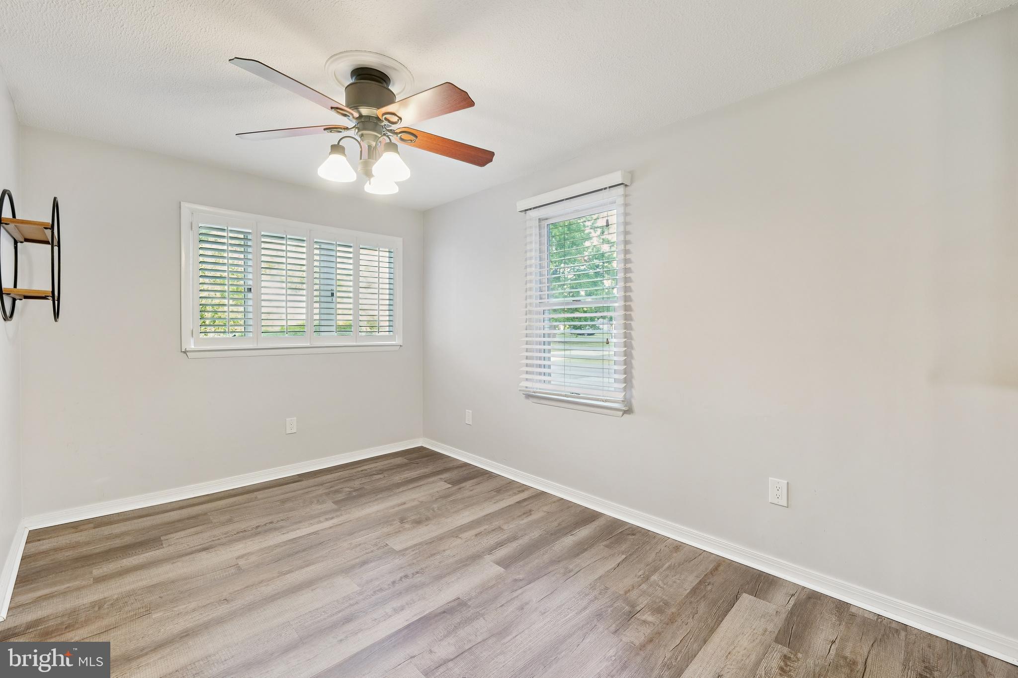 CEDAR BEACH - Residential