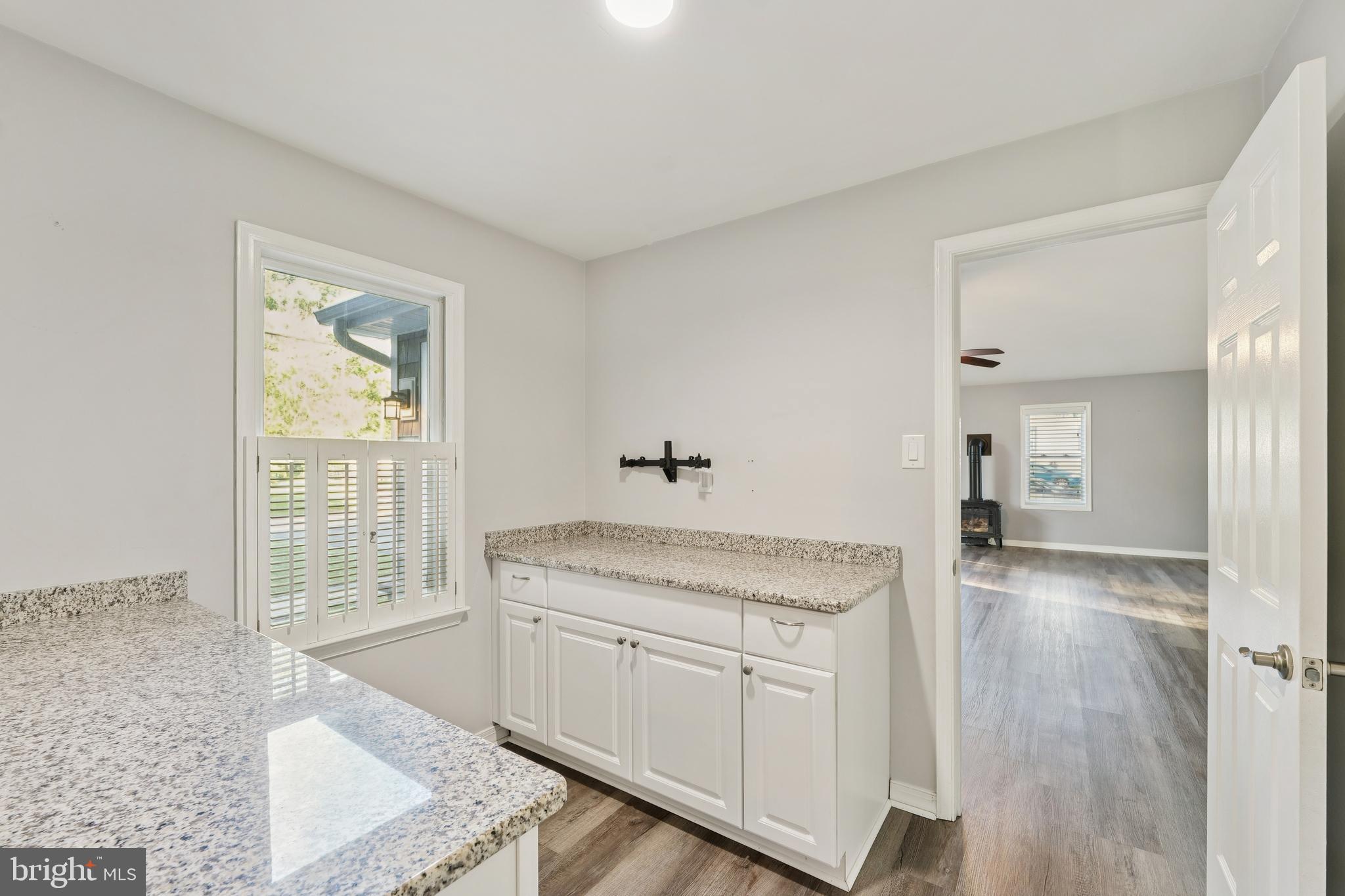 CEDAR BEACH - Residential