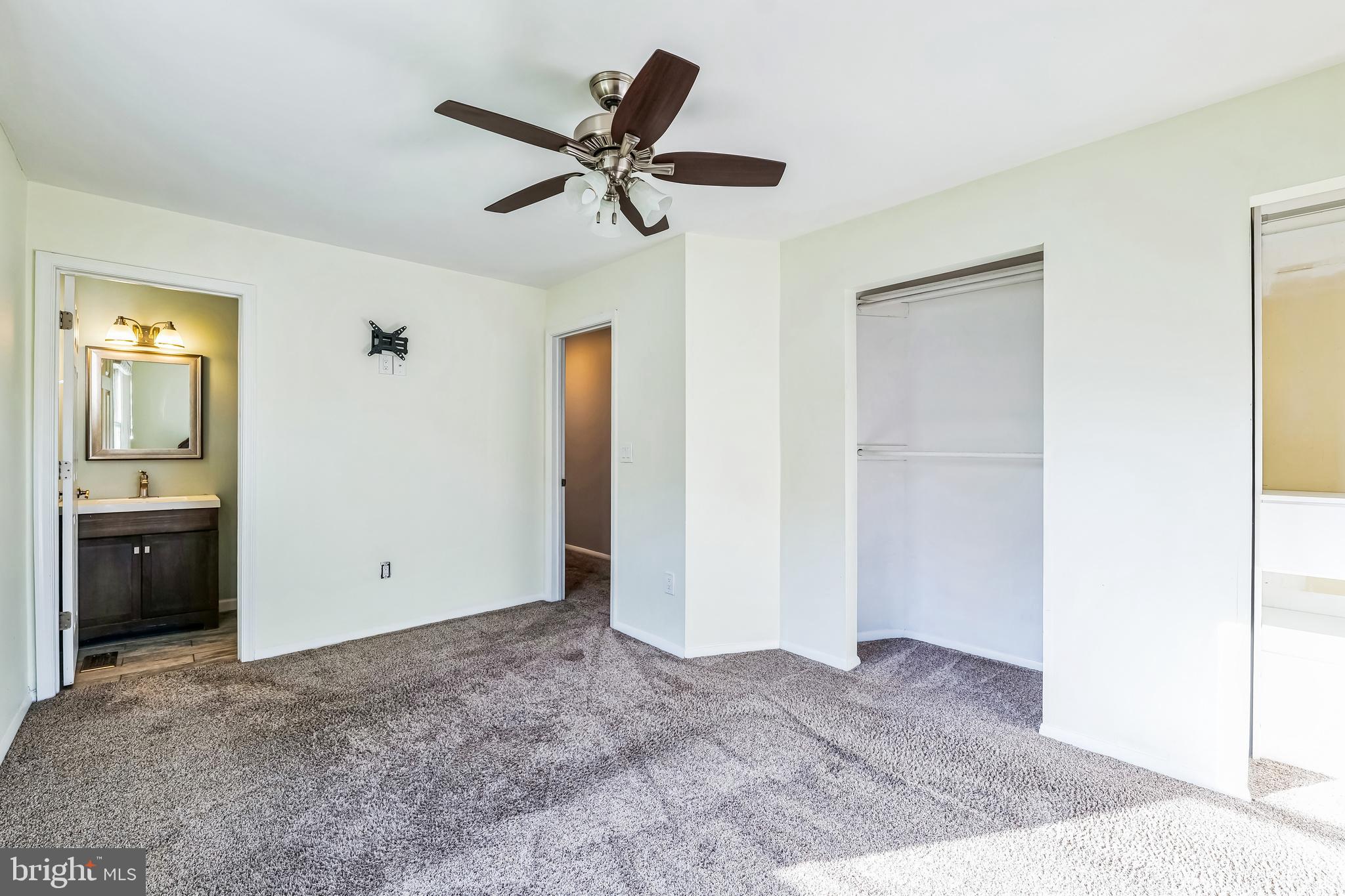 CEDAR BEACH - Residential