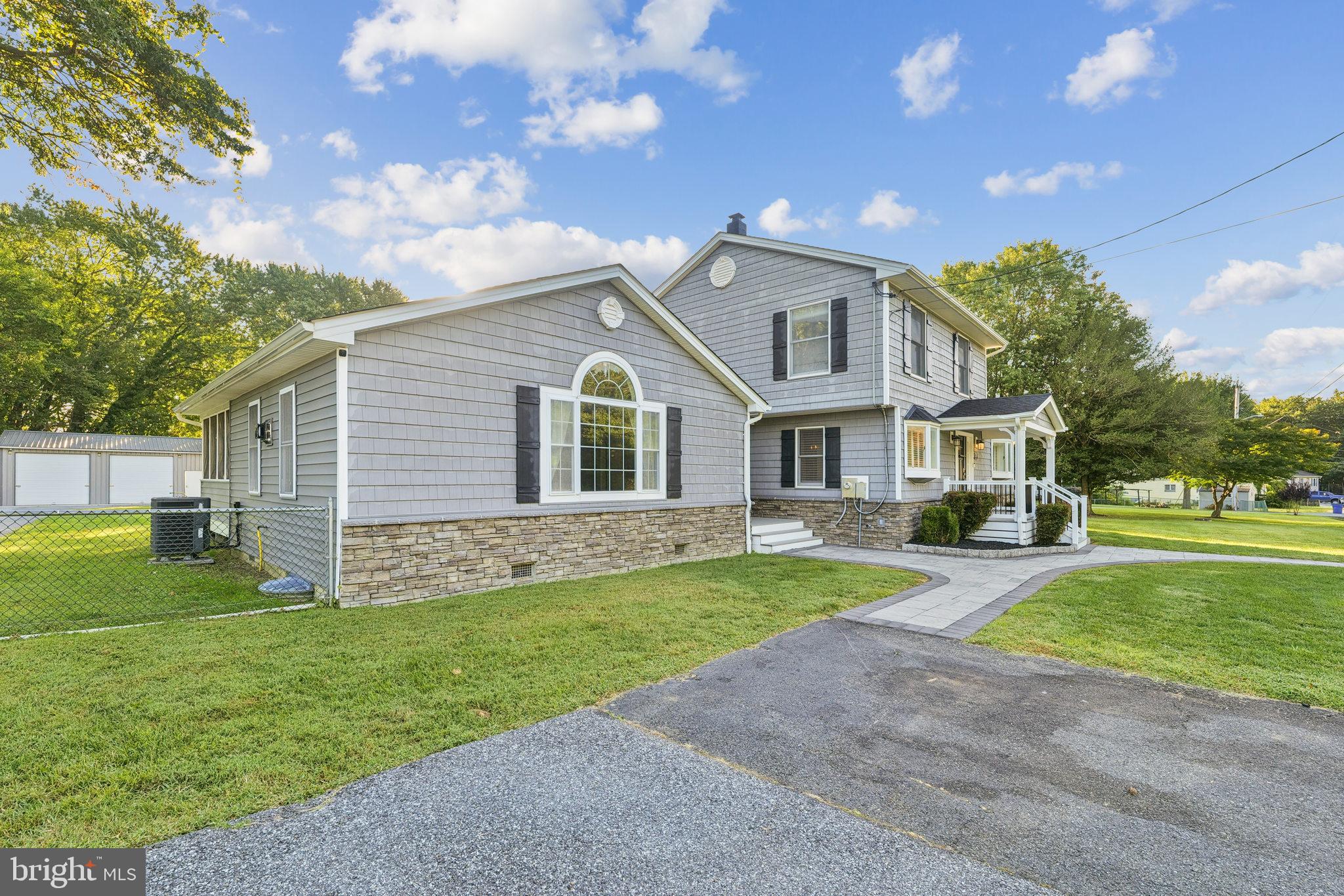 CEDAR BEACH - Residential