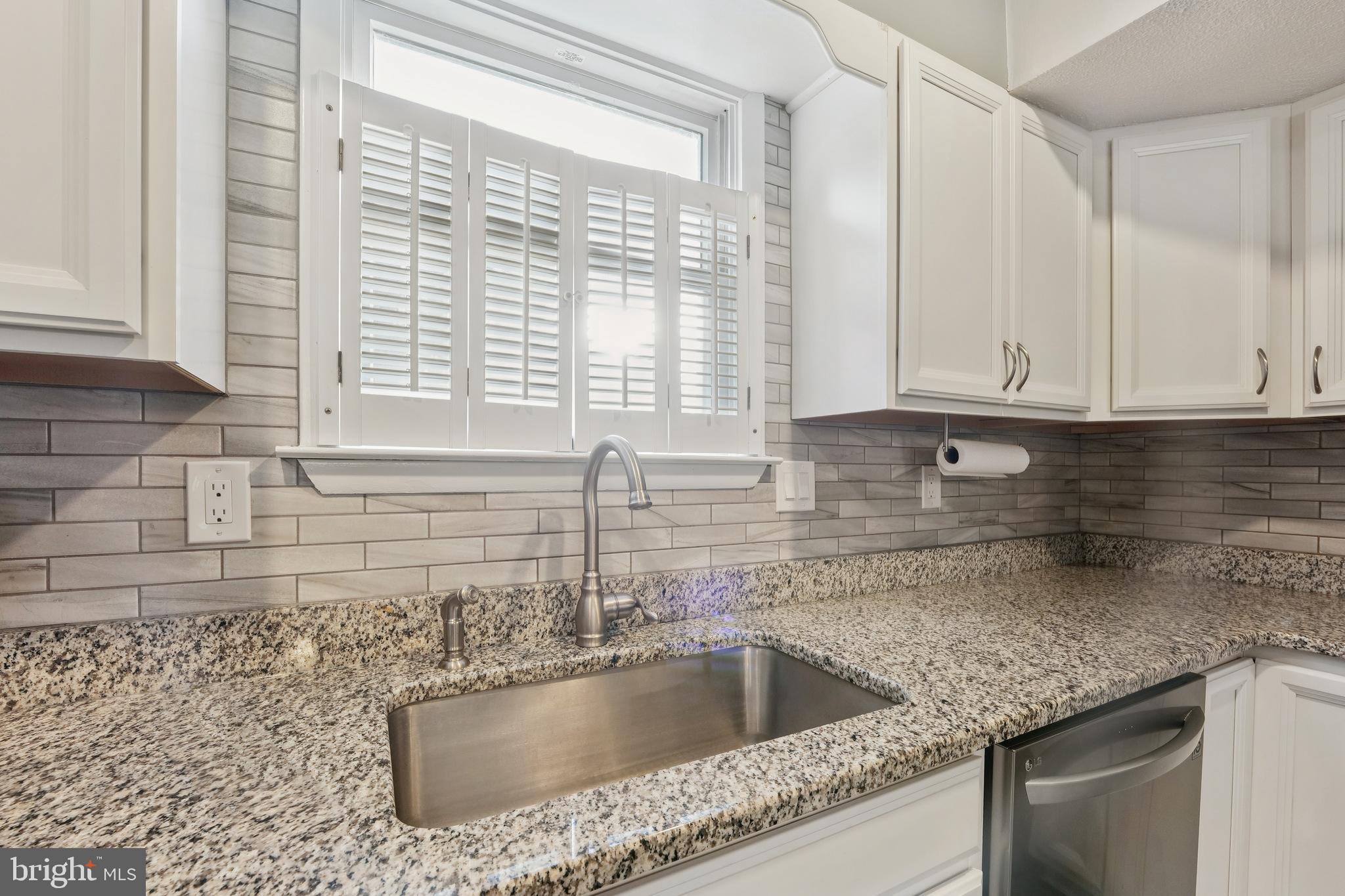 CEDAR BEACH - Residential