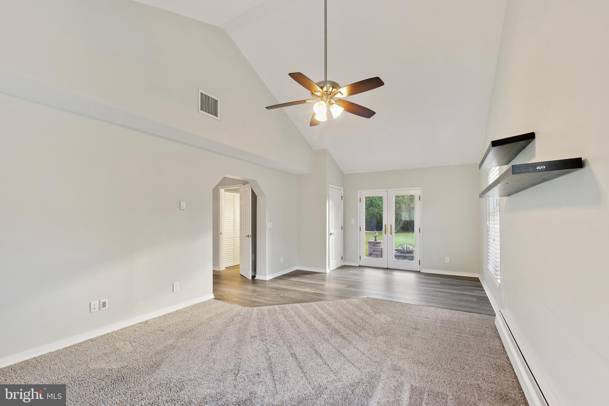 CEDAR BEACH - Residential