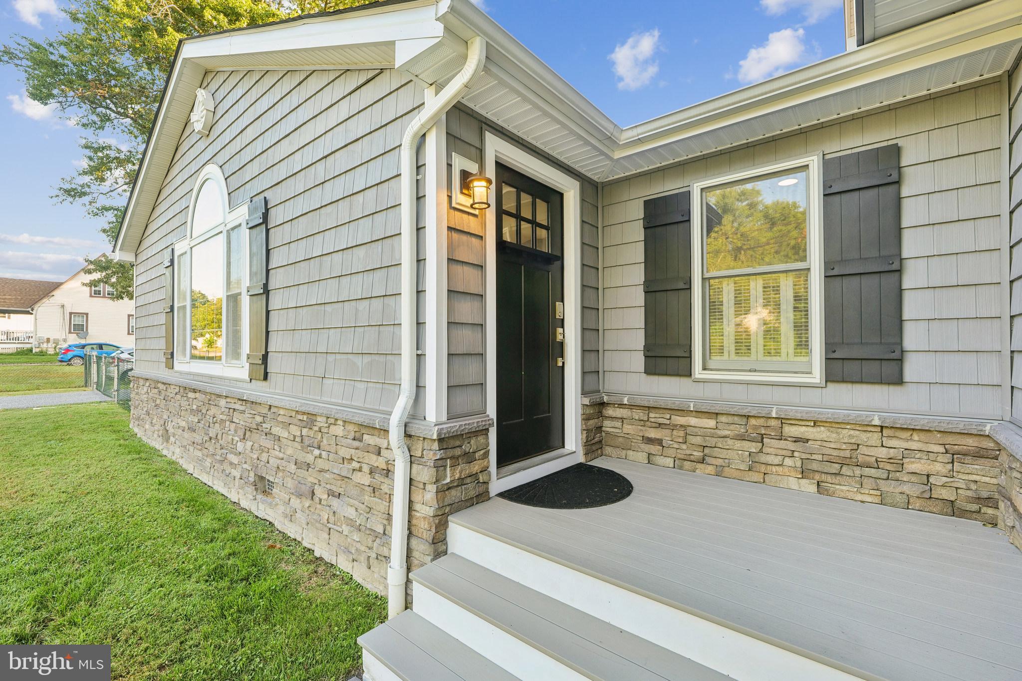 CEDAR BEACH - Residential