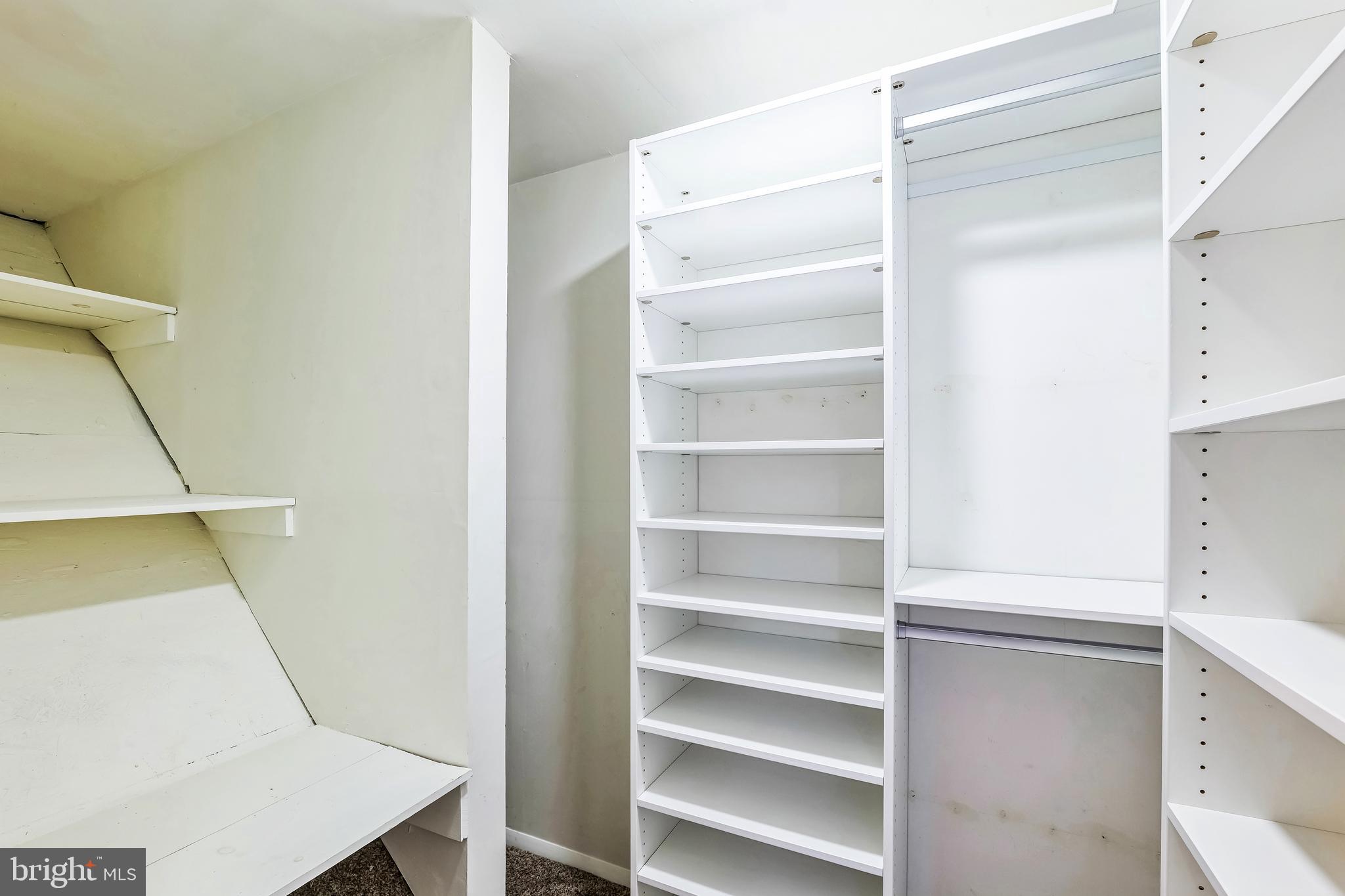 CEDAR BEACH - Residential